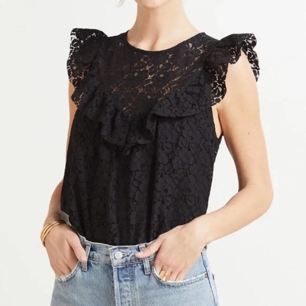 Evereve Black Floral Lace Flutter Sleeve Blouse NWT XS Sleeveless Feminine Top